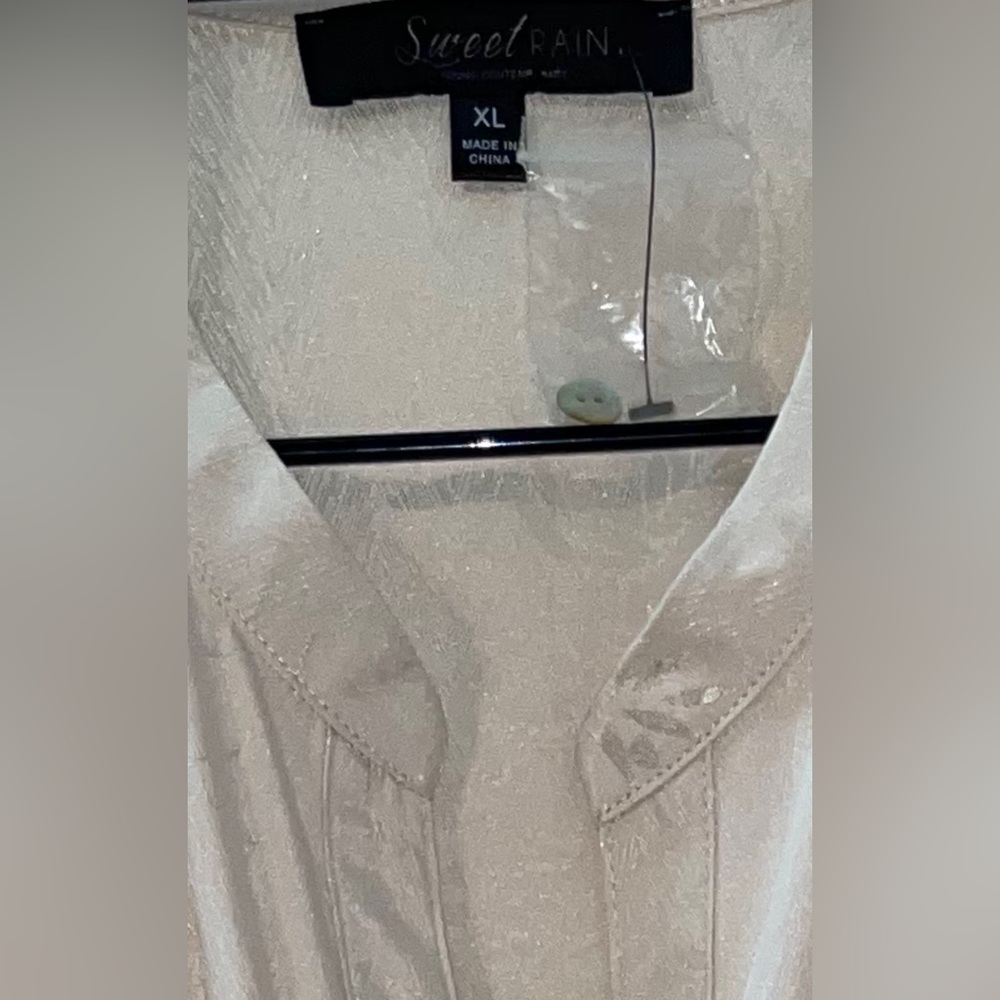Beautiful blouse, Ivory, extra large - Picture 3 of 3